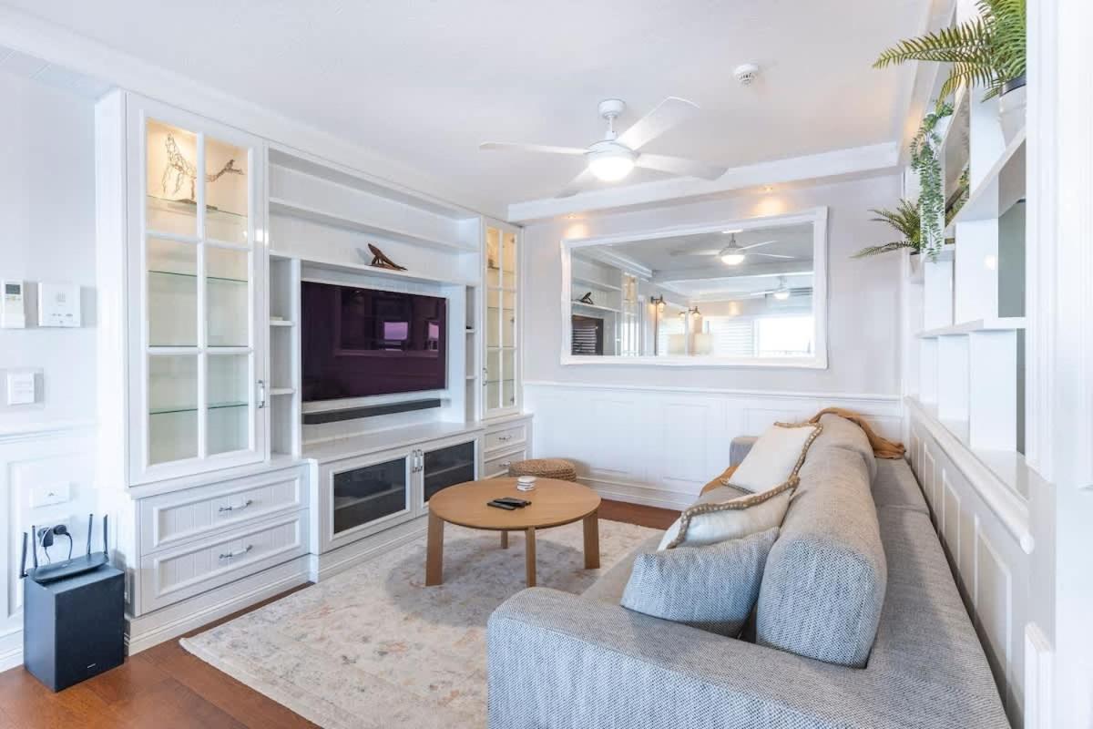 Oceanfront Hamptons 2BR Escape - Ferienwohnung Gold Coast