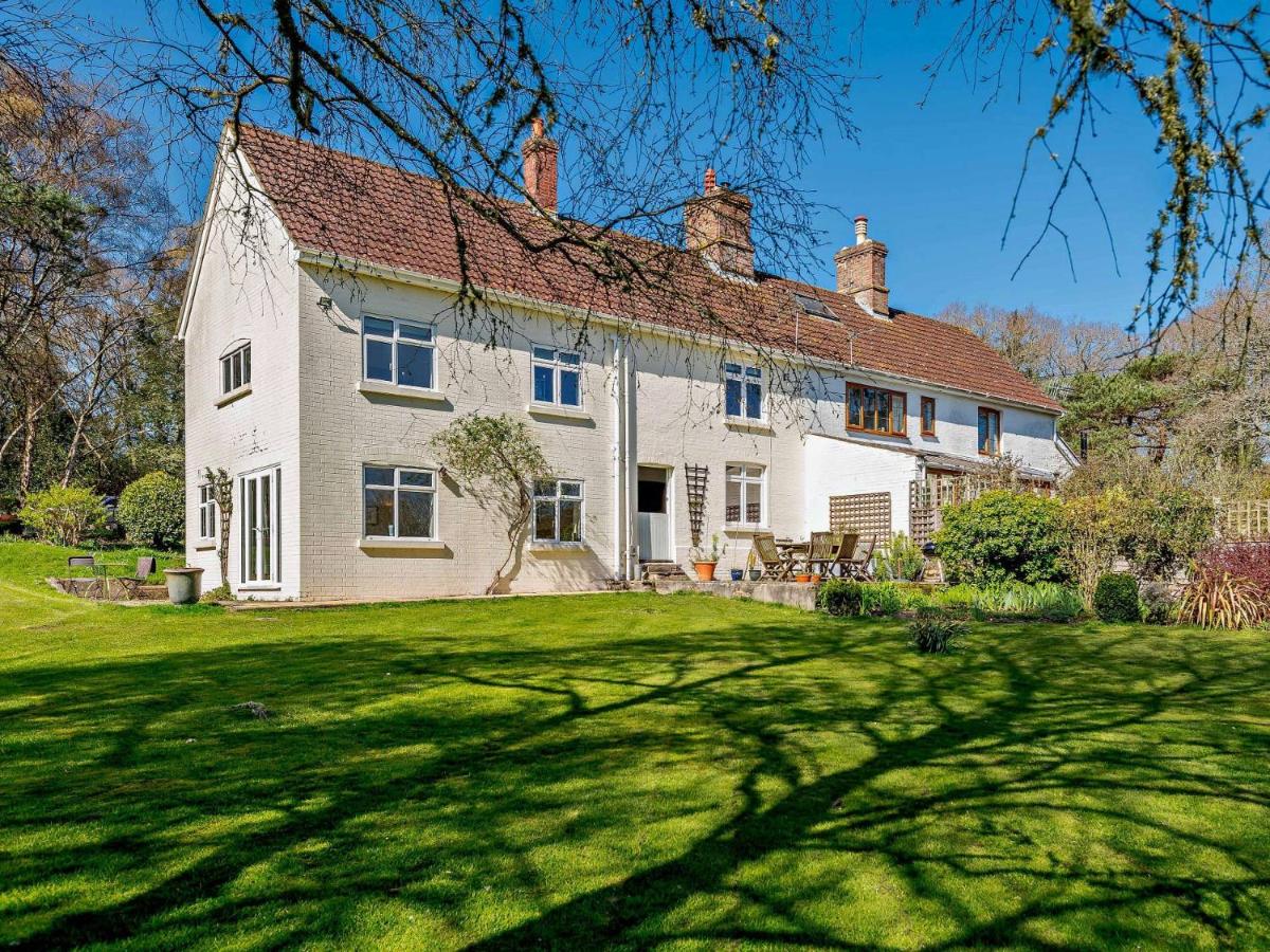 4 Bed in West Holme DC204 - B&B East Stoke