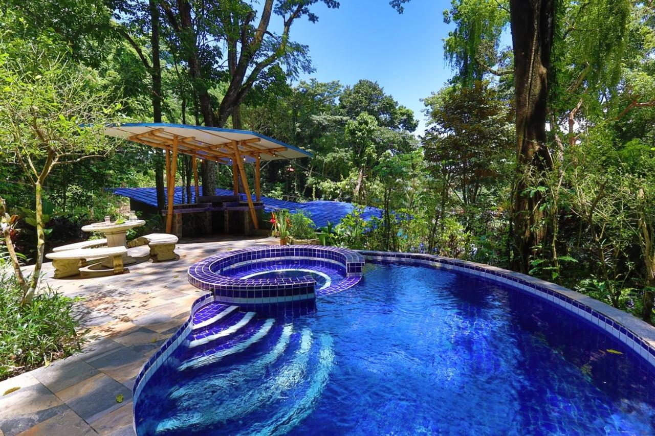 Toucan Villa Family home w Private Pool Garden - B&B Quepos