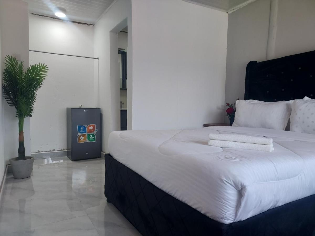 Tweepersoonskamer met Uitzicht op het Zwembad