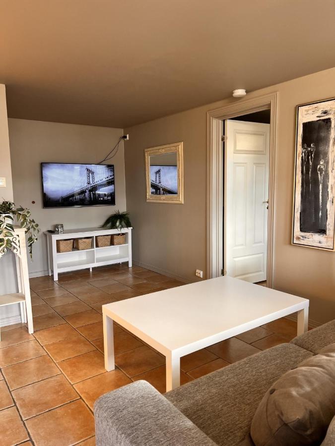 Bright and centrally studio with Oceanview - B&B Kristiansand