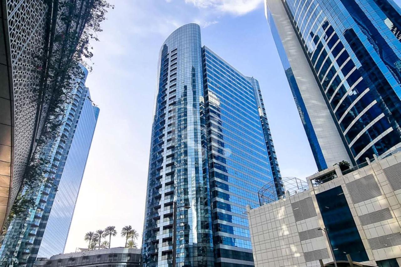 Silk Valley - Stylish Waterfront 3BR with Scenic Sea View - B&B Abu Dhabi Island and Internal Islands City