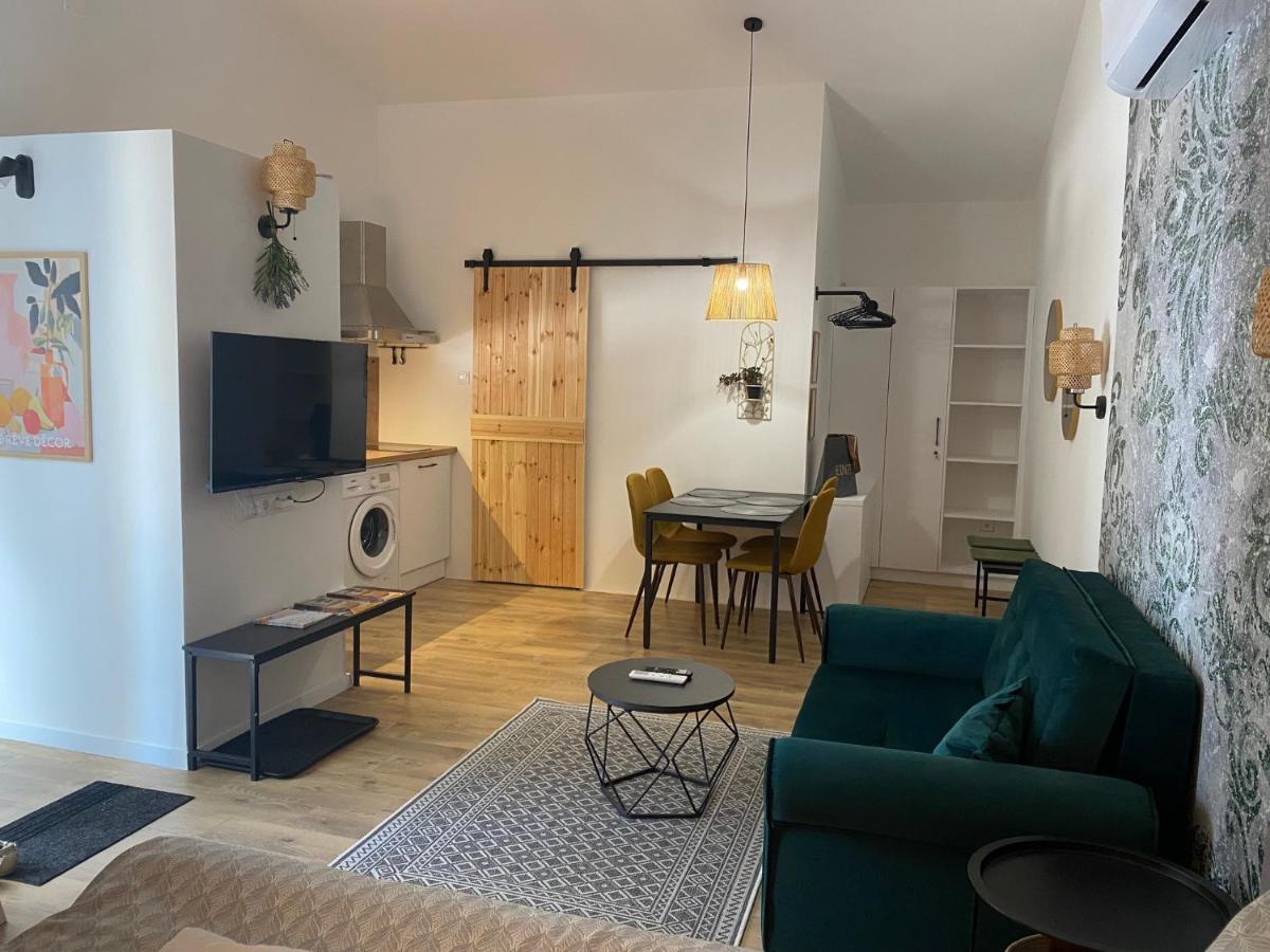 Riverside Apartment - B&B Makó