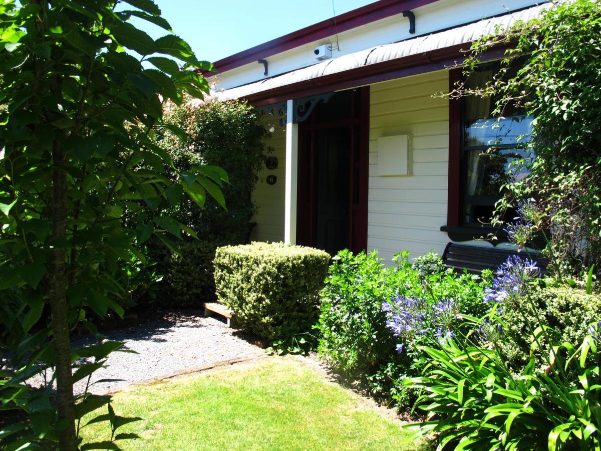 Villa in the Vines - B&B Martinborough