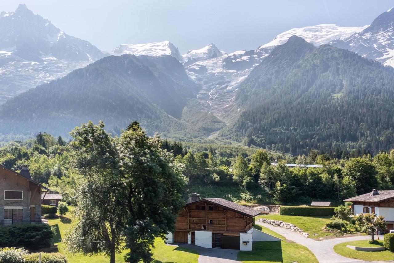 Chalet Altura- 5 Bedrooms - Jacuzzi and Sauna - By Cozee Rentals - Chambres d’hôtes Chamonix-Mont-Blanc