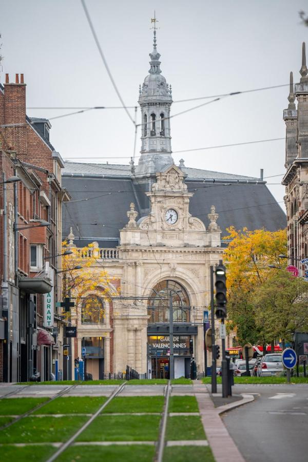 Le Prestigieux - PROXIMITÉ IMMÉDIATE GARE VALENCIENNES I TRAMWAY I NETFLIX I IDÉAL ÉTUDIANT, SALARIÉ - ÉLÉGANT & CONFORT - Chambres d'hôtes Valenciennes