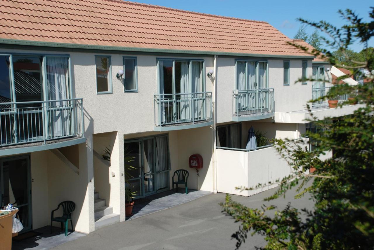 Alcala Motor Lodge - B&B