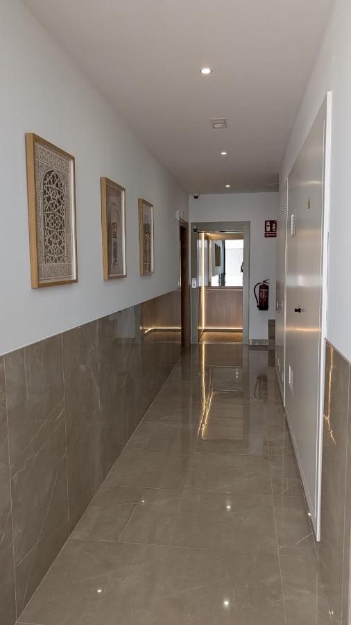 Apartamentos Gran Capitán - Bed and Breakfast Granada