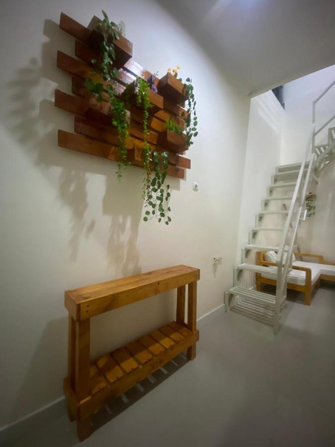 Serene Villa in Batu with 3 Bedrooms and a Rooftop - B&B Batu
