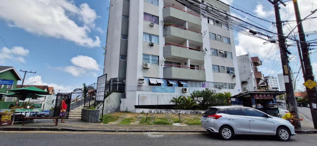 CONAZ0100 - Edifício Larissa - B&B Salvador