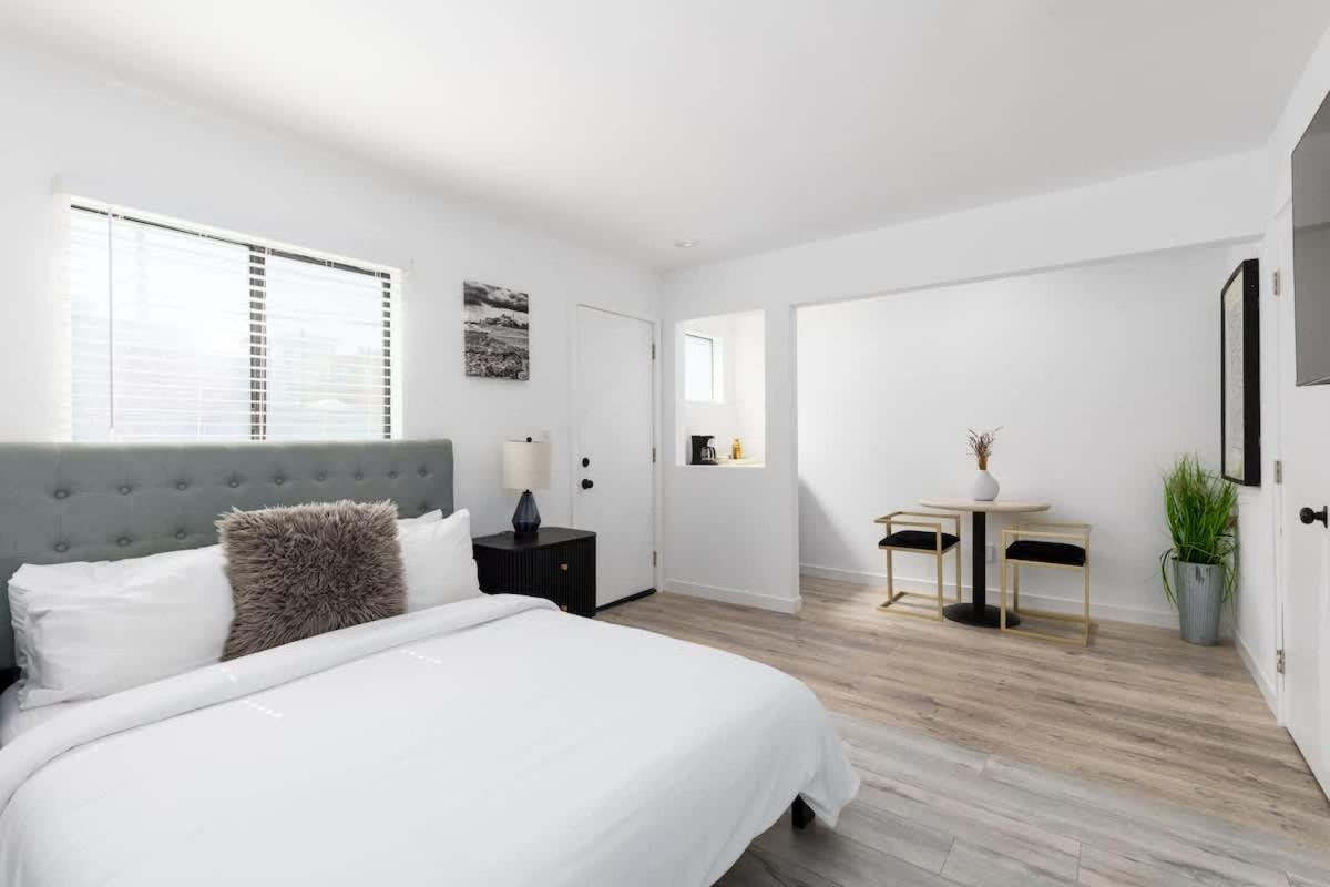 Sunny Studio in the Heart of Venice - B - B&B Los Angeles