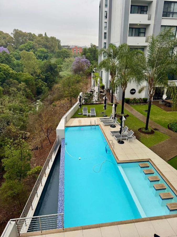 214-1 Standard Room - Bed and Breakfast Pretoria