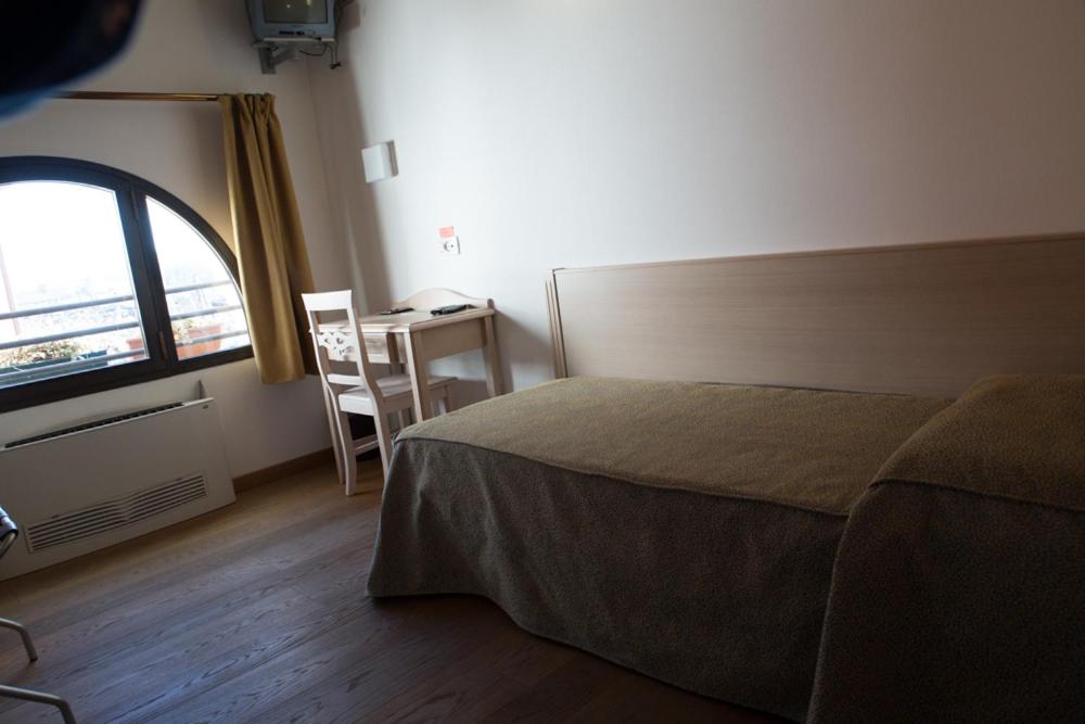 Single Room with Private Bathroom