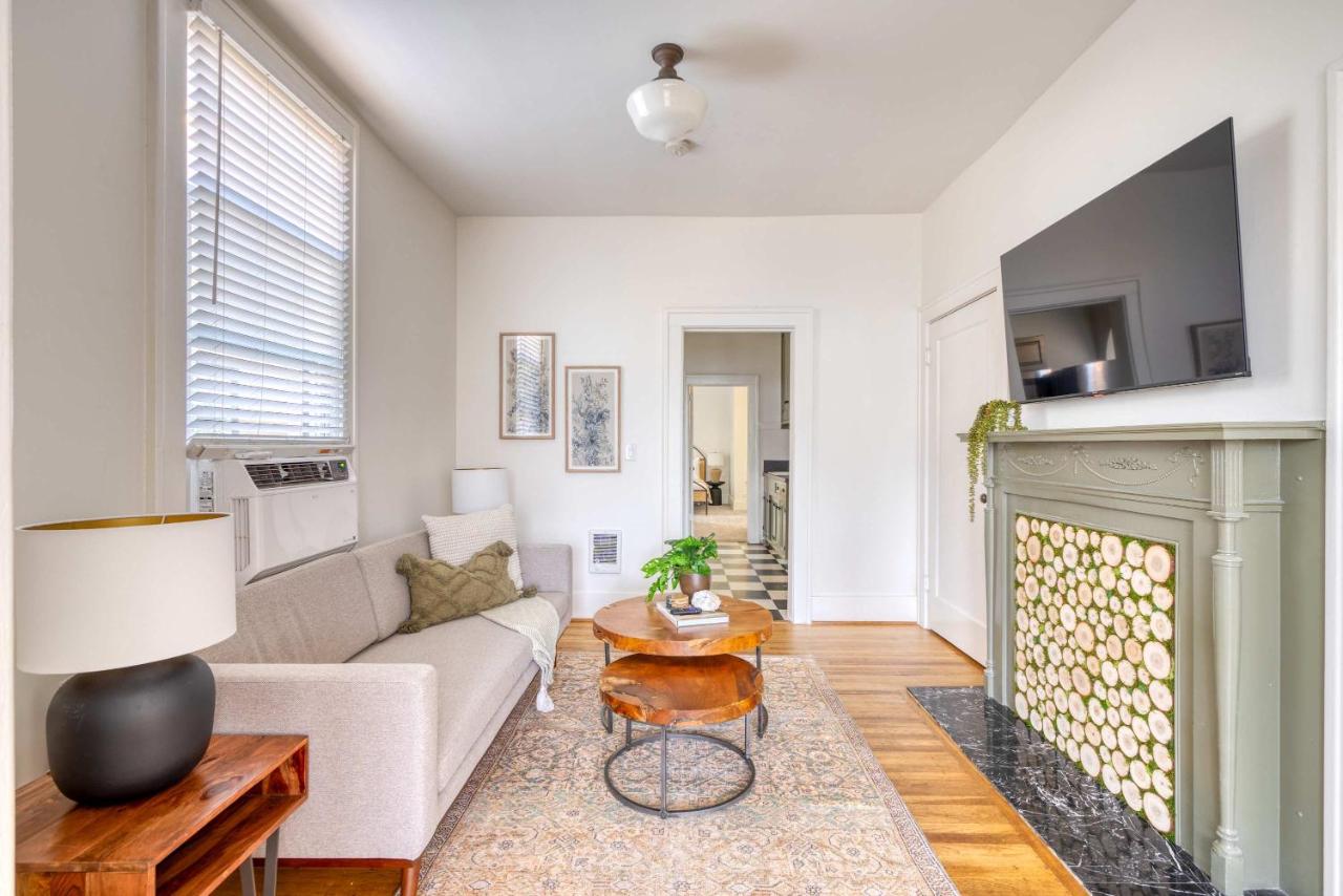 Stay Portland - La Casa Burnside - Local Eateries, Shops, and Bars - B&B Portland