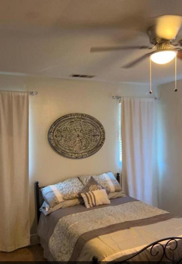 Home Away From Home - Bed and Breakfast Eastvale