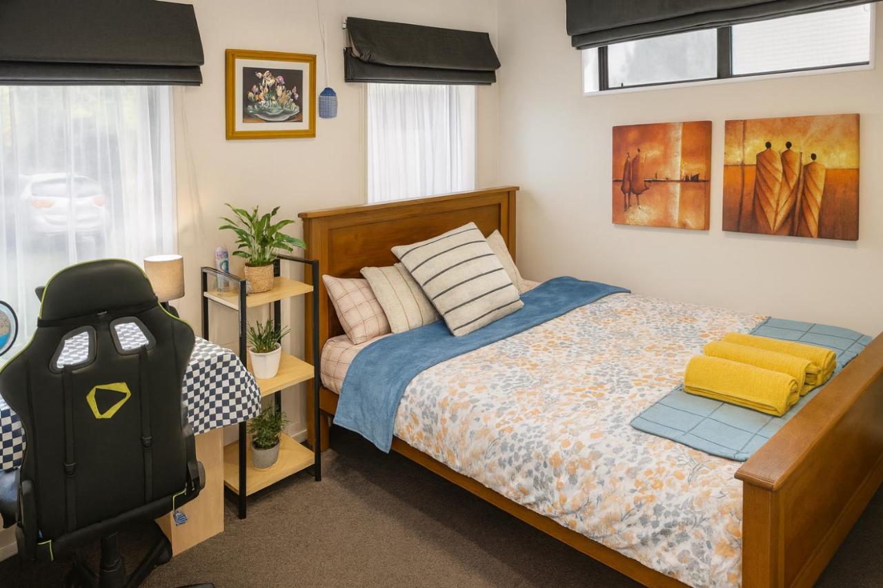 Stonebrook Haven - stylish suite near airport with Pvt Bath and free Parking - B&B Rolleston