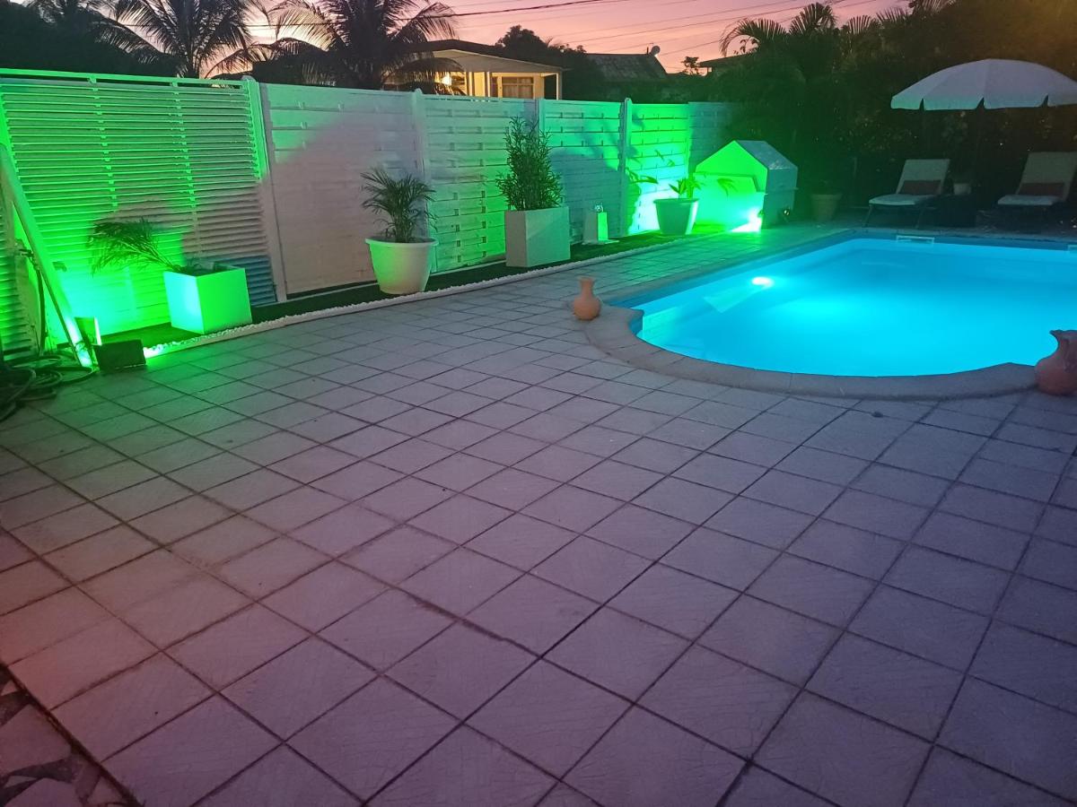 COQUET F2 CLIMATISE AVEC PISCINE AU LAMENTIN - B&B Le Lamentin