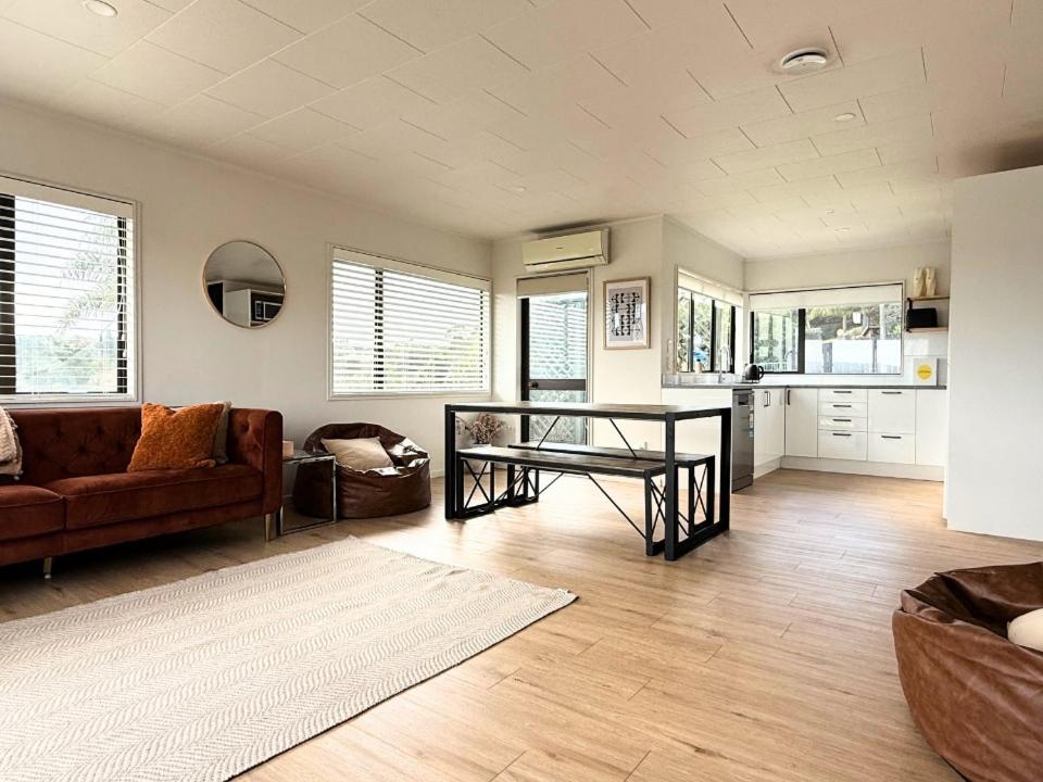 Private Holiday Home with Harbour Views Near Whangarei CBD - B&B Distretto di Whangarei