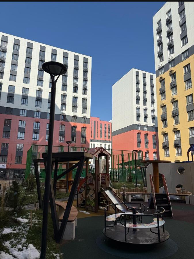 Современный апартамент в центре Алматы, Mega Park - Arbat - Chambres d’hôtes Almaty