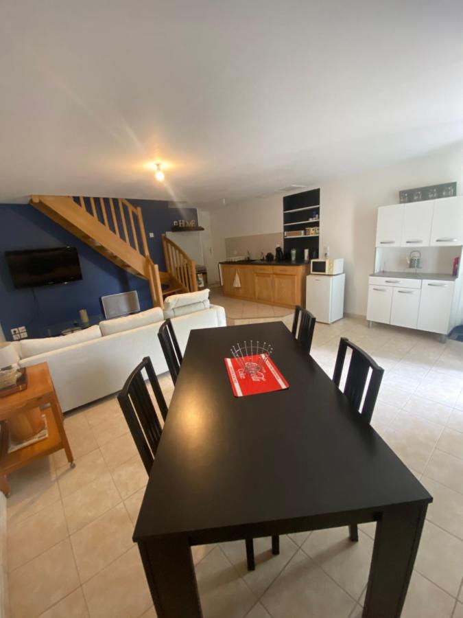 Charmante Maison dans village calme - B&B Chef-Boutonne