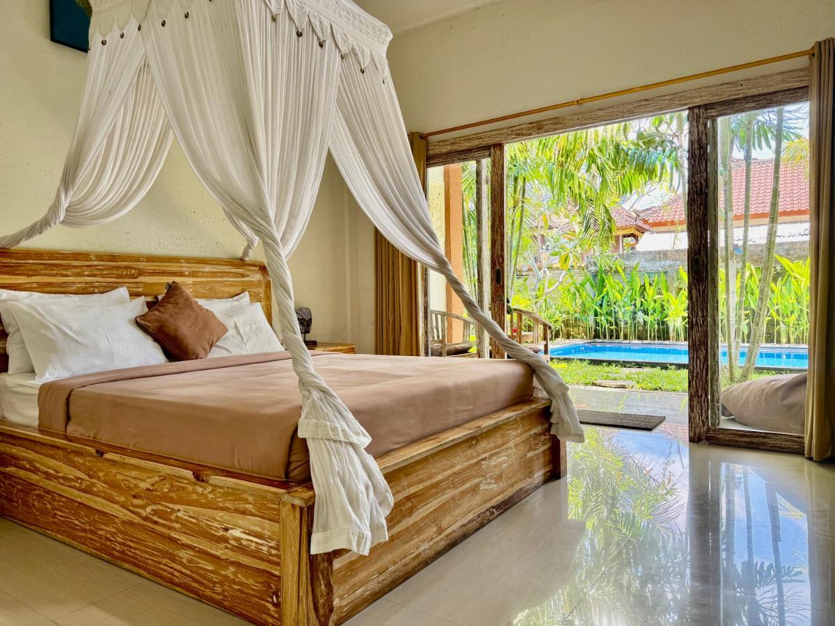 Habitación Doble con vistas a la piscina