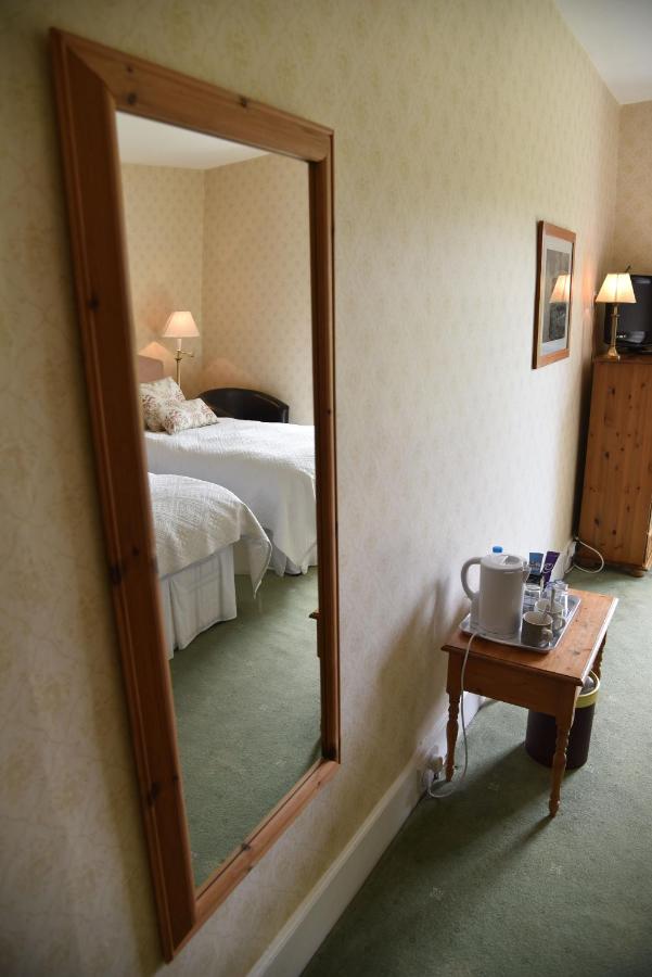 Twin Room with Shower