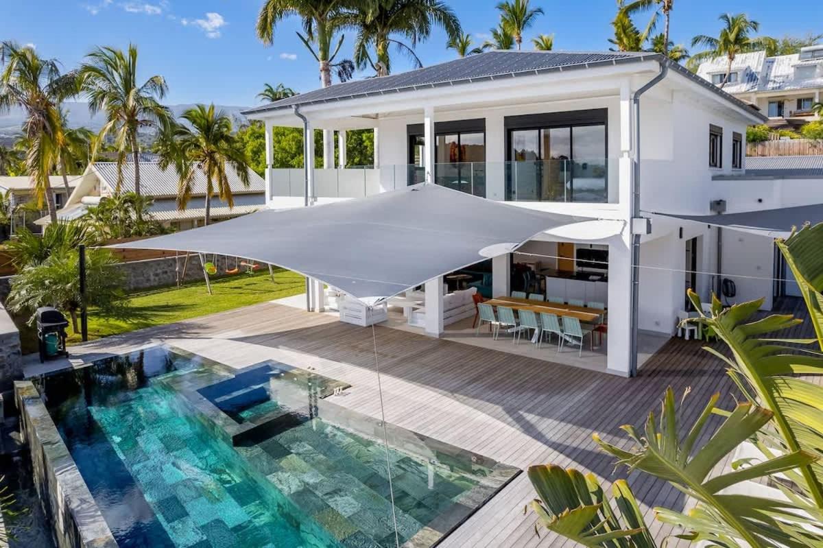 SUMMER VIEW classée 5 étoiles - Magnifique Villa 10 personnes avec piscine miroir chauffée à 29 degrés, bain à remous intégré et vue mer idéalement située Chemin Summer - ST GILLES LES BAINS - Ferienwohnung Saint-Gilles les Bains