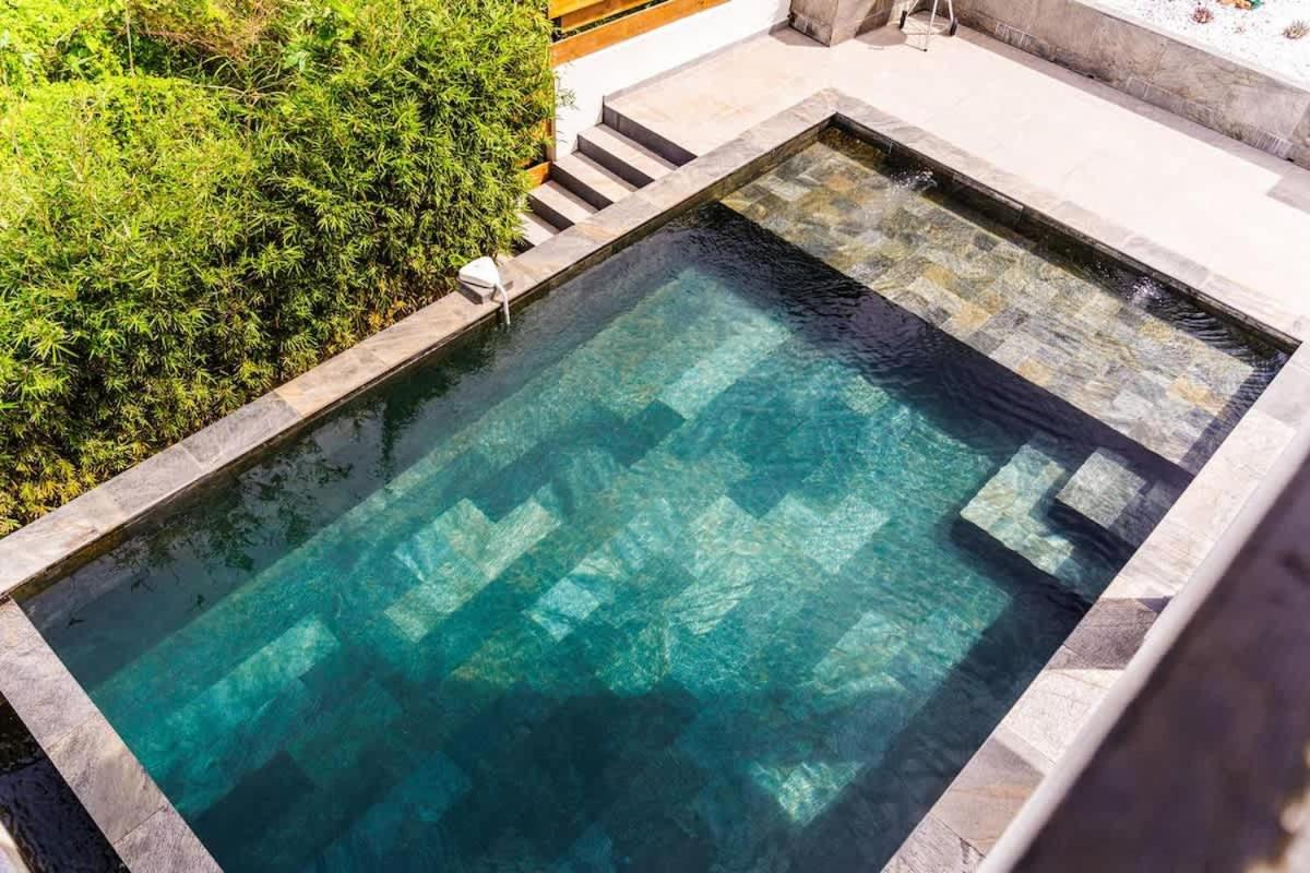 VILLA DEL SOL classée 4 étoiles - Magnifique Villa avec piscine 3 chambres et vue mer à ST PIERRE Grand Bois - B&B Saint-Pierre