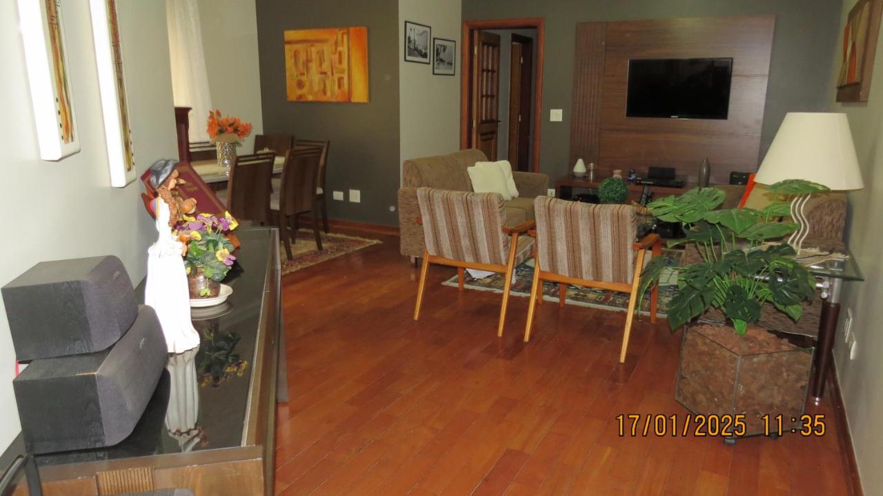 Apartamento Espaçoso - B&B Poços de Caldas