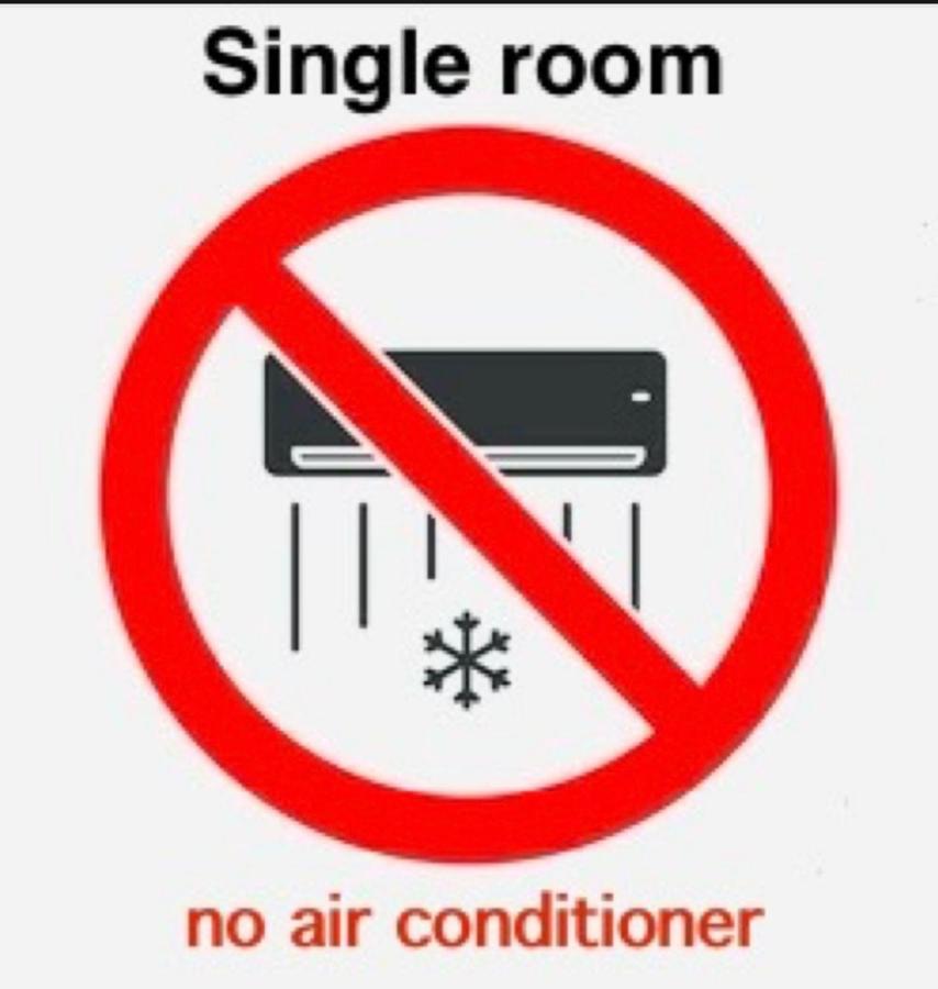 Einzelzimmer mit Gemeinschaftsbad