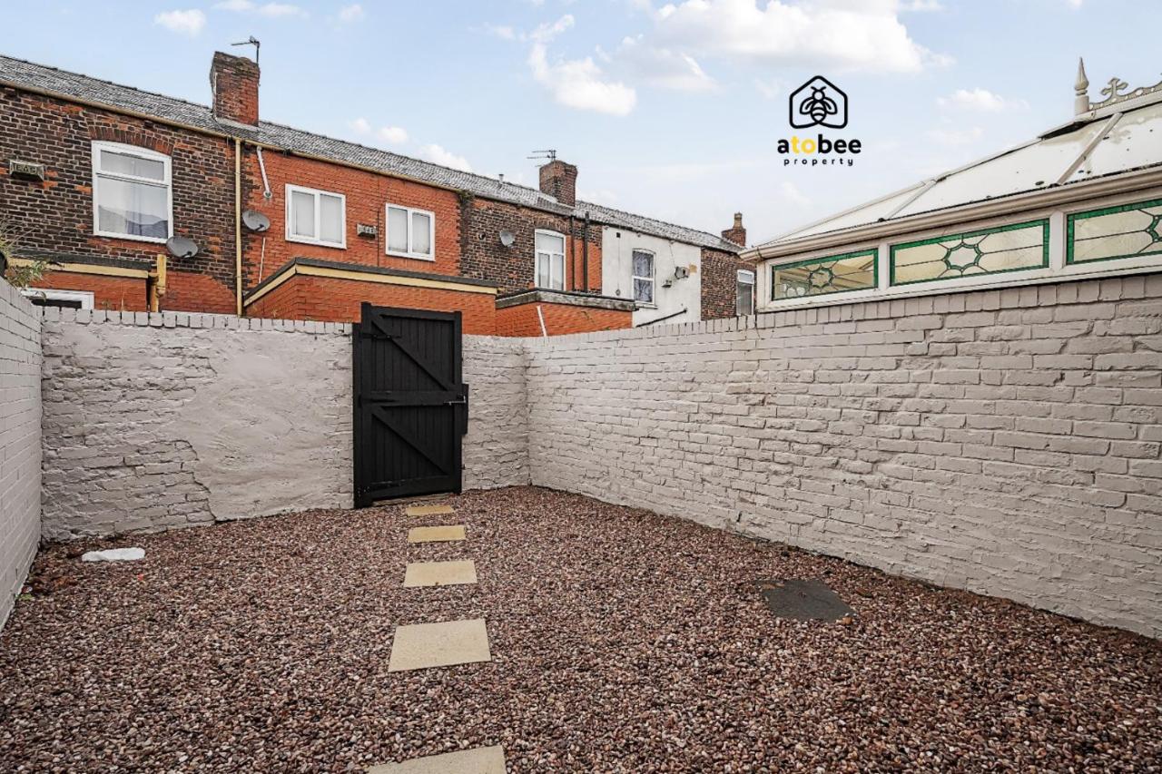 2 Bed Home near Etihad & Manchester City Centre on a quiet street with Free Parking - B&B Manchester