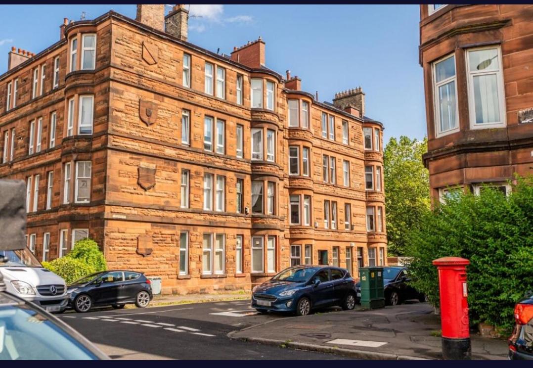 Newly Renovated West End Apartment - B&B Glasgow