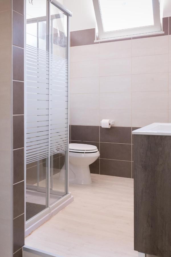 Chambre Familiale avec Salle de Bains