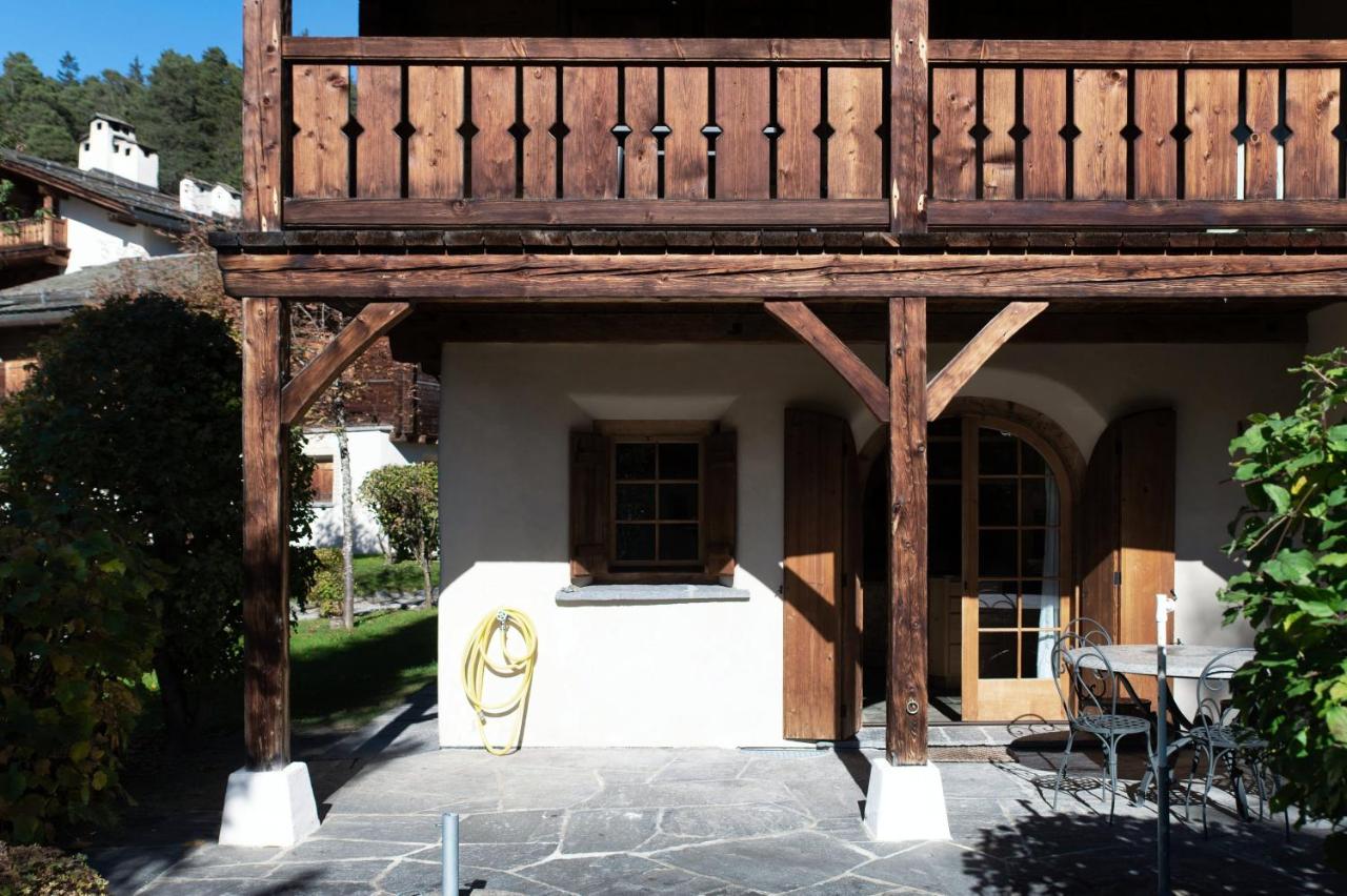 Laax Chalet by Quokka 360 - Charming Apartment with Private Patio - B&B Laax