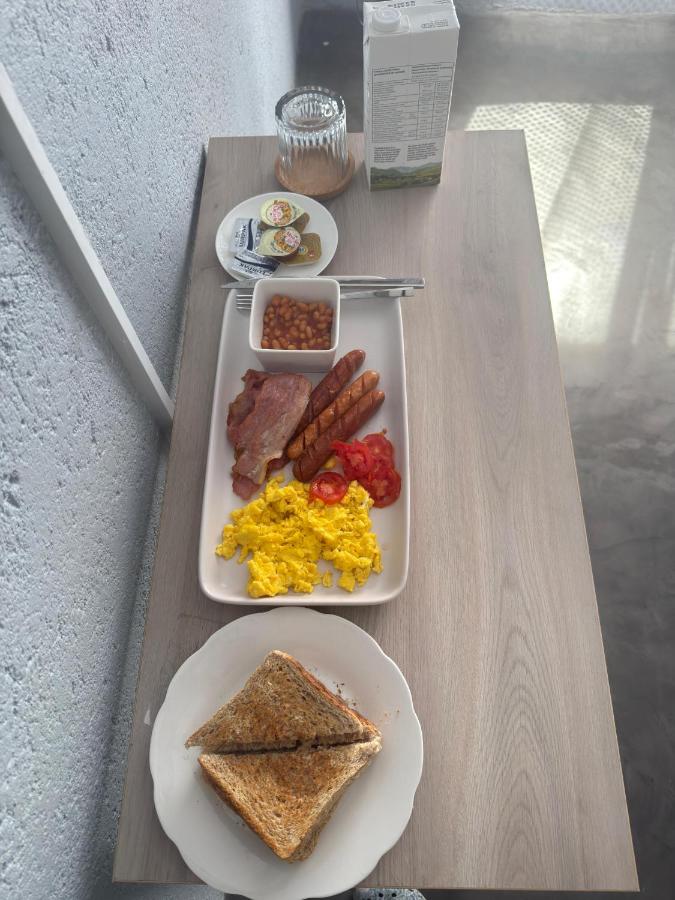 Fourteen38 Mews Guesthouse - B&B Dwarsloop