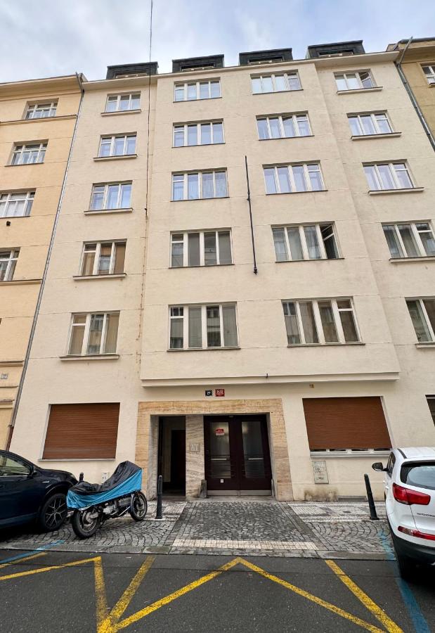 Apartmán U Smaltovny 27 - Bed and Breakfast Praag