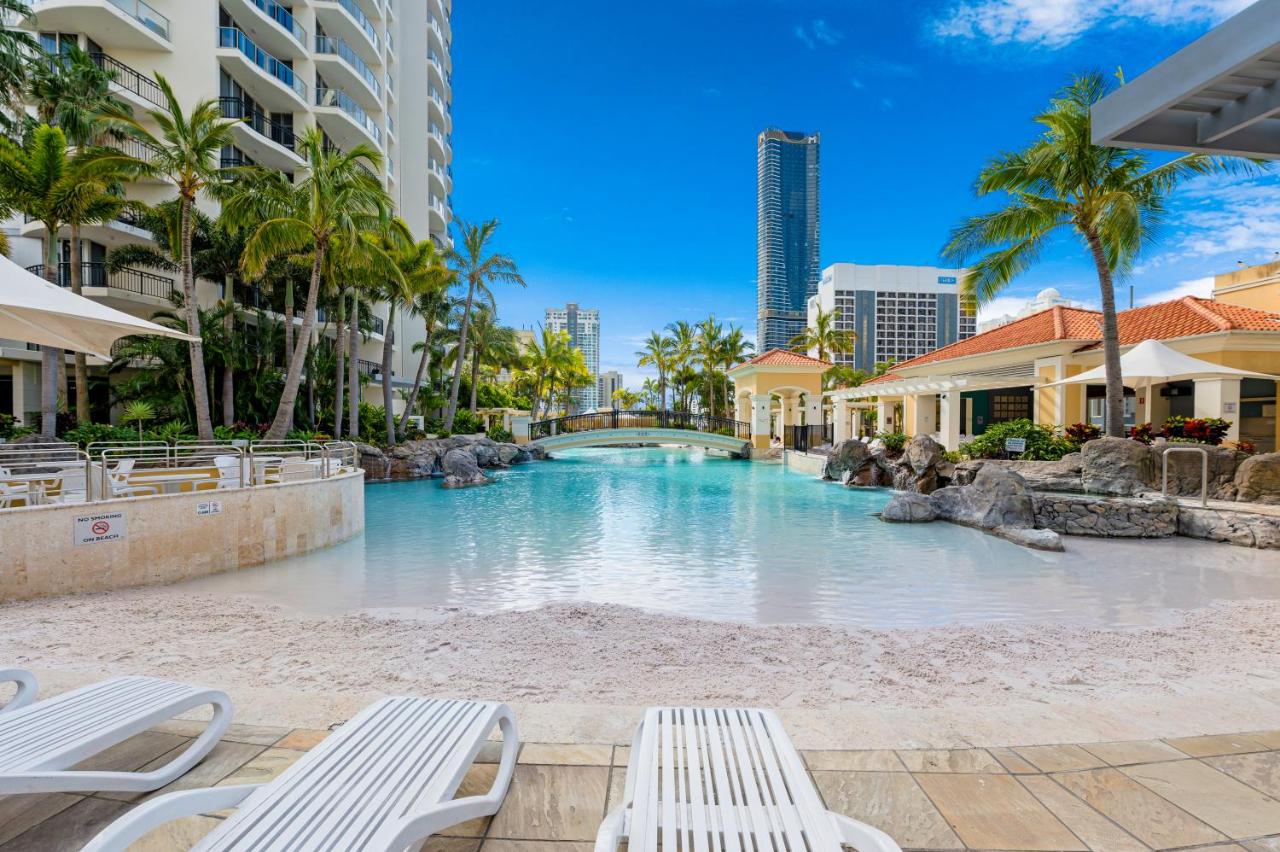 Chevron Sleek Stay with Resort Perks & Views for 6! Optimise BNB - B&B Gold Coast