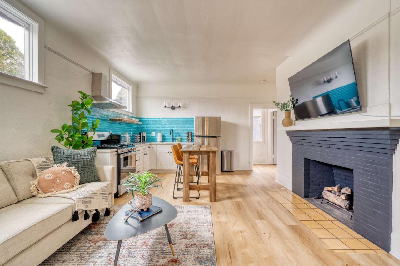 Stay Portland - The Garden Bungalow on Broadway - 94 WalkScore - Bed and Breakfast Portland