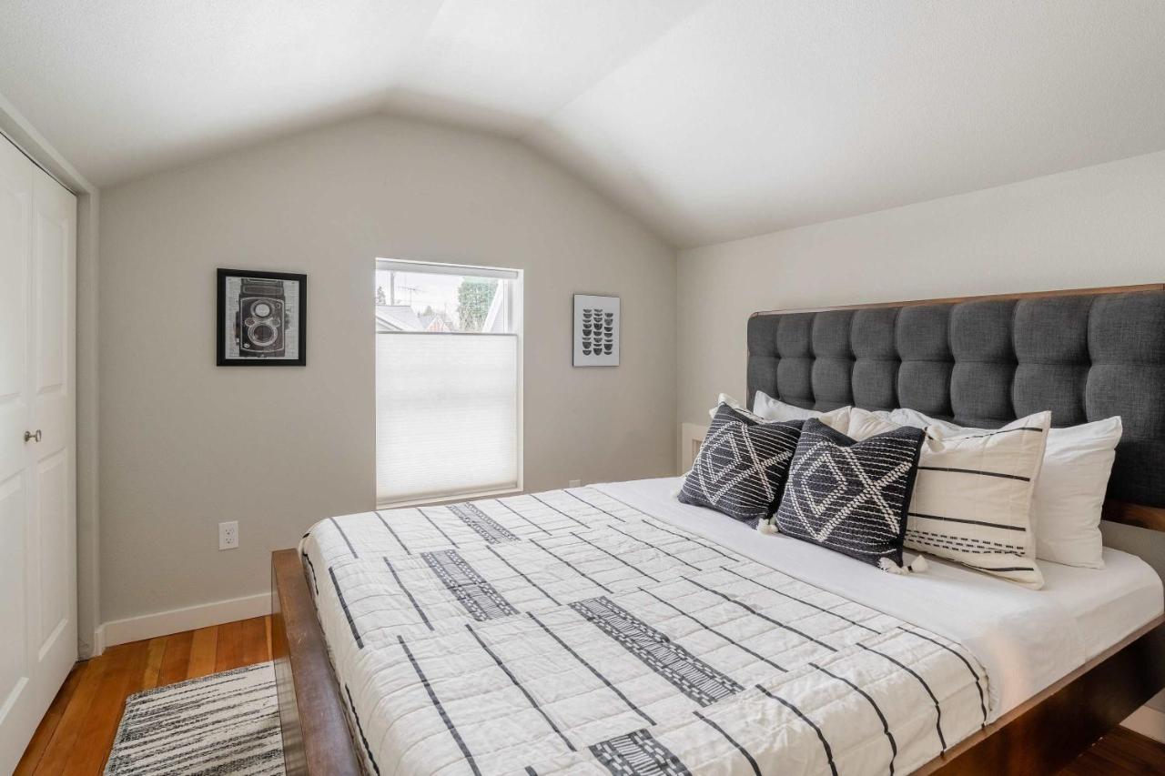 Stay Portland - Cozy Attic Hideaway in Laurelhurst - Ferienwohnung Portland