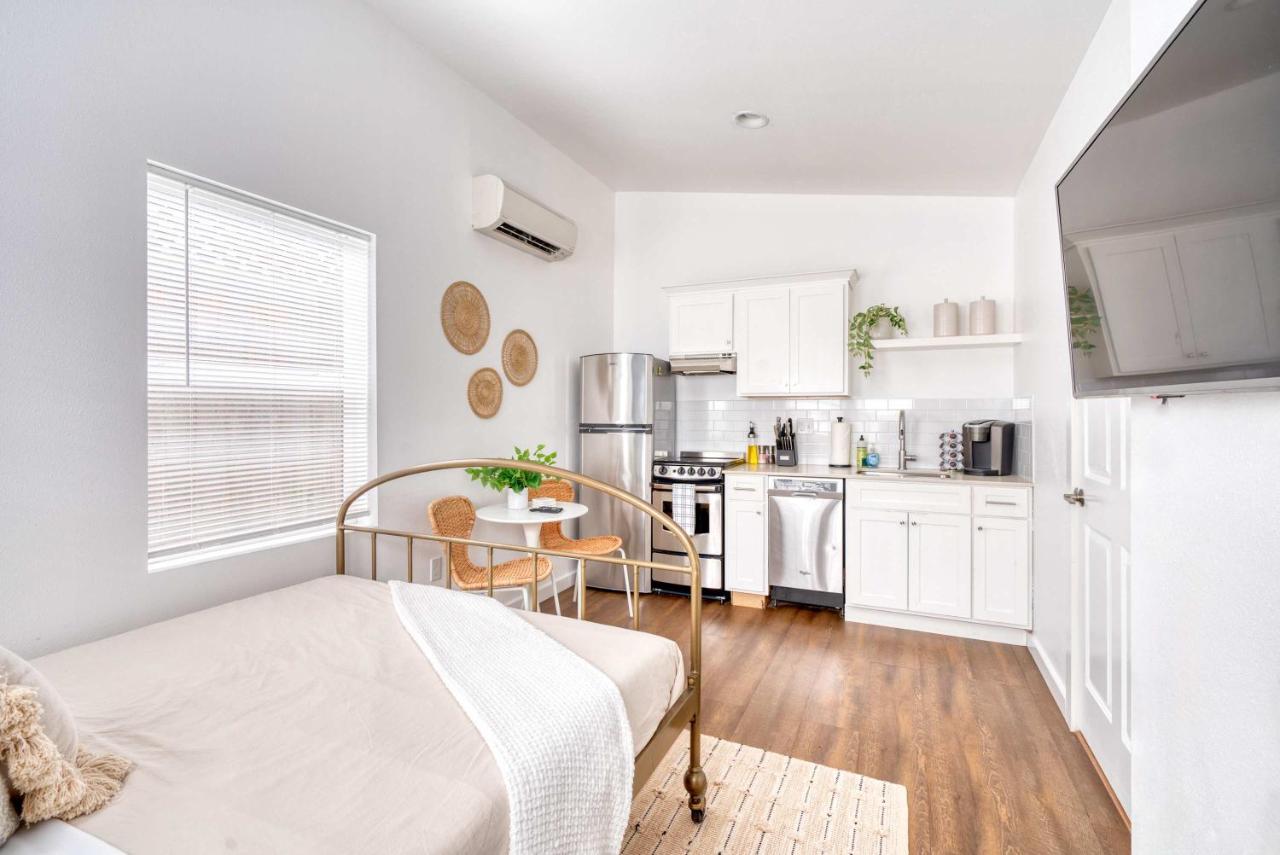 Stay Portland - Beach Vibes Getaway near Burnside & Laurelhurst! - Bed and Breakfast Portland