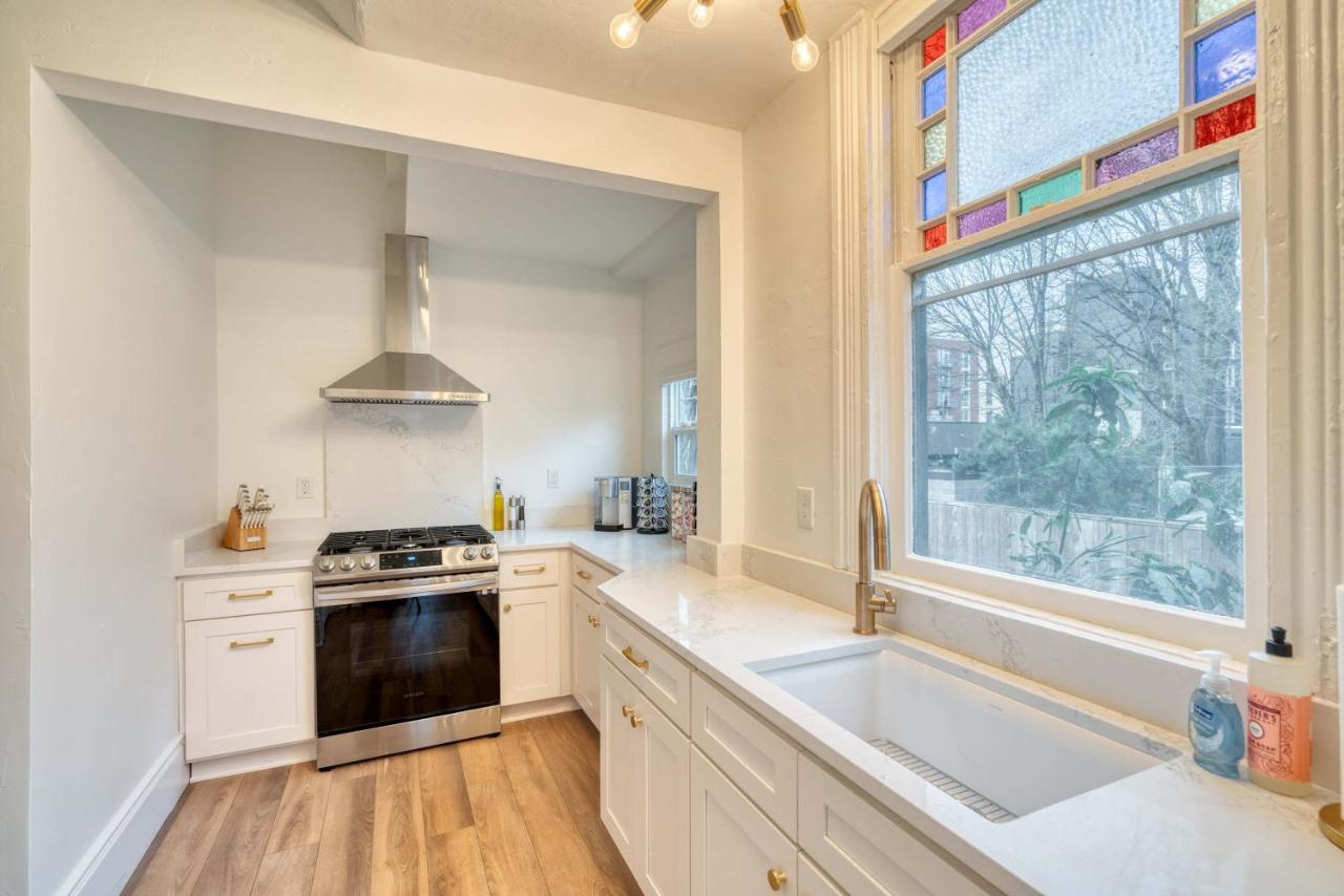 Stay Portland - Historic Queen Anne Vernacular - 95 WalkScore - B&B Portland