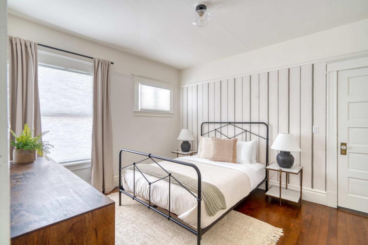 Renovated Craftsman - Fast Wifi - WalkScore 95 - B&B Portland