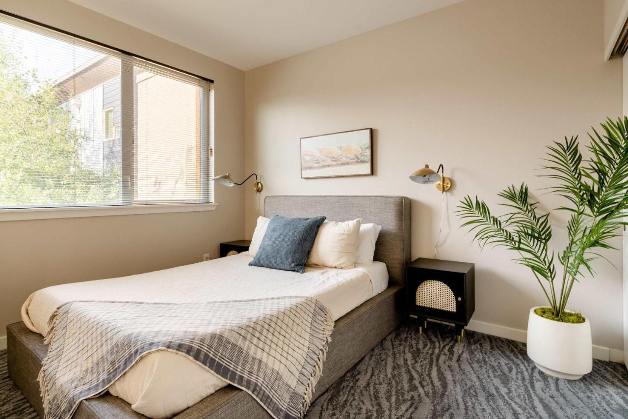 Stay Portland - Modern Home in Foodie District - 2BR - Sleeps 4 - Bed and Breakfast Portland