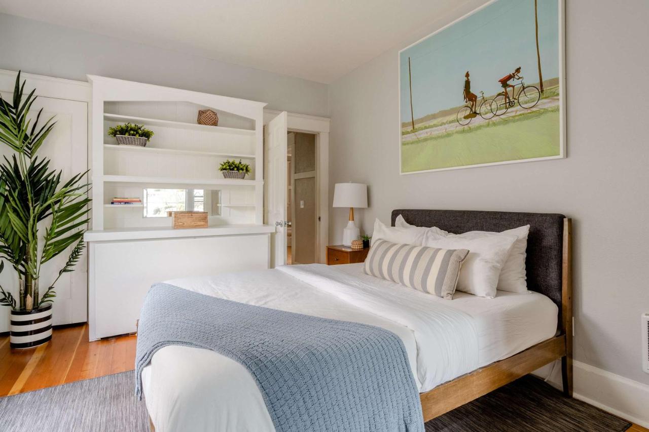 Stay Portland - Portland Classic - Parks, Eateries & Local Shops - B&B Portland