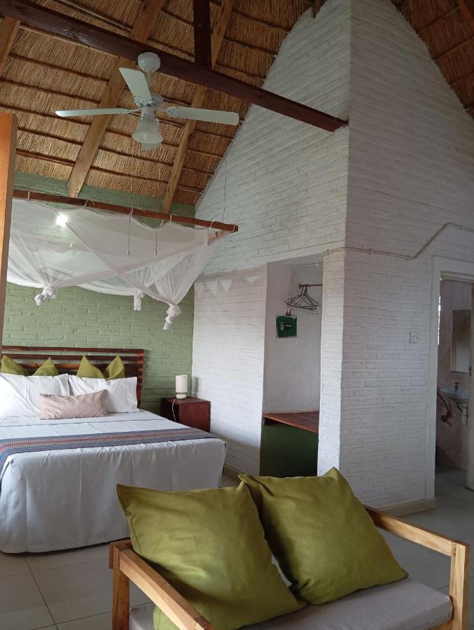 Katawa Cottage - B&B Monkey Bay