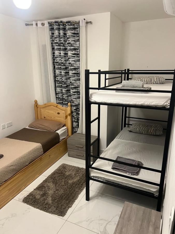 1 BedSingle in Shared Room Mix , Gzira - B&B Il-Gżira