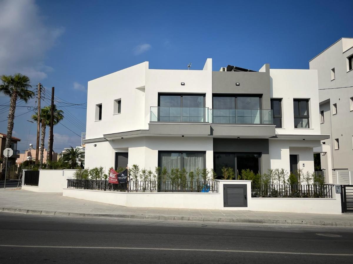 Maroulla's Urban Beach Living - B&B Limassol