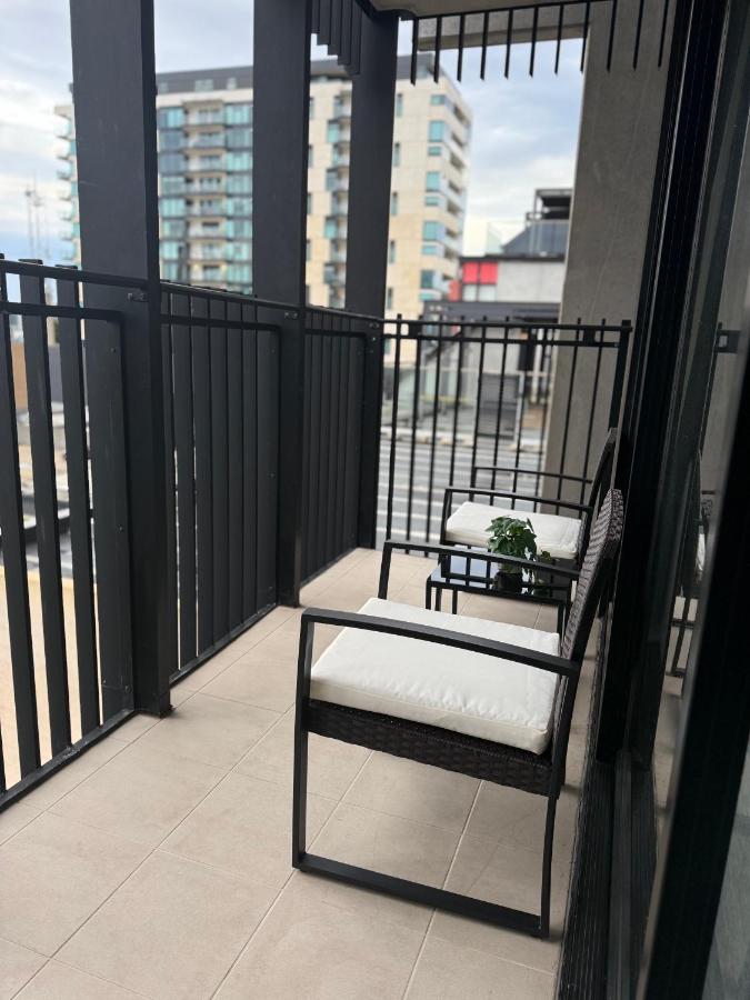 CBD COZY Apartment - Bed and Breakfast Adelaide