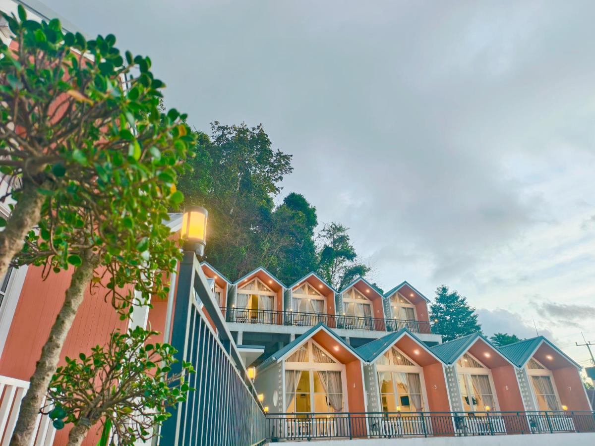 ไวท์เฮาส์ ภูชี้ฟ้า - B&B Ban Tin Pet