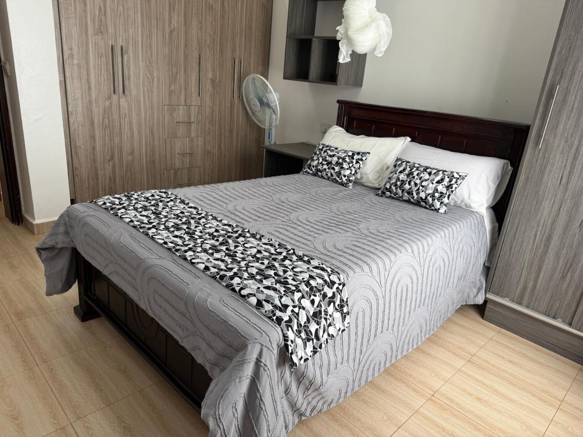 Cozy 1-Bedroom Apartment at Pearl Marina, Garuga - Chambres d’hôtes Entebbe